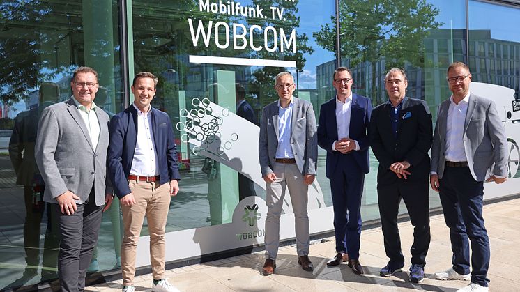 v.l. Thomas Schulz (W), Benedikt Brandau (Bereichsleiter Wholesale DG), Kai Scholz (DG), Dalibor Dreznjak (Geschäftsführer WOBCOM), Frank Pikelj (DG), Anatoli Seliwanow (W)