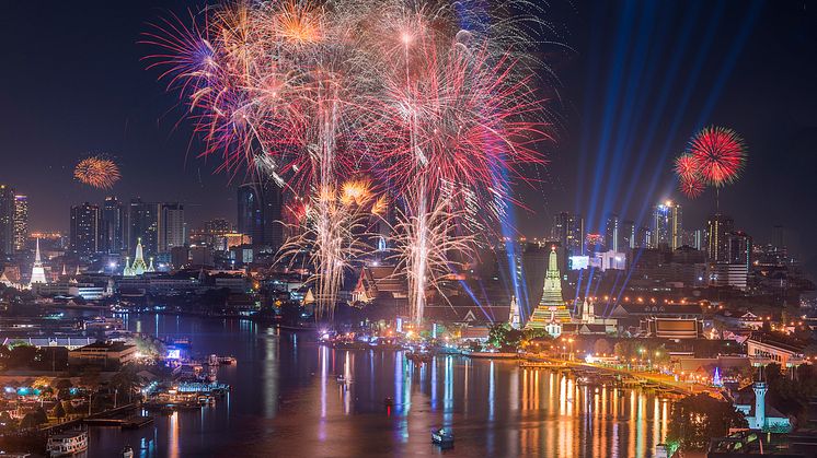 DEST_THAILAND_BANGKOK_CHAOPHRAYA-RIVER_WAT-ARUN_FIREWORKS_GettyImages-587438216_Universal_Within usage period_76522.jpg