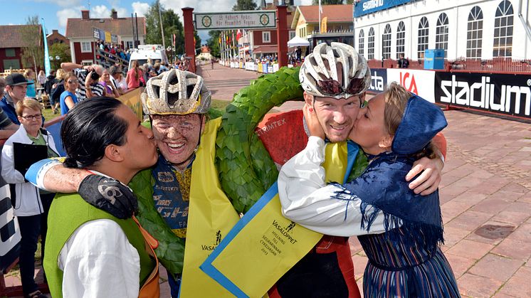 Fredrik Ericsson och Alexandra Engen vann CykelVasan 2013