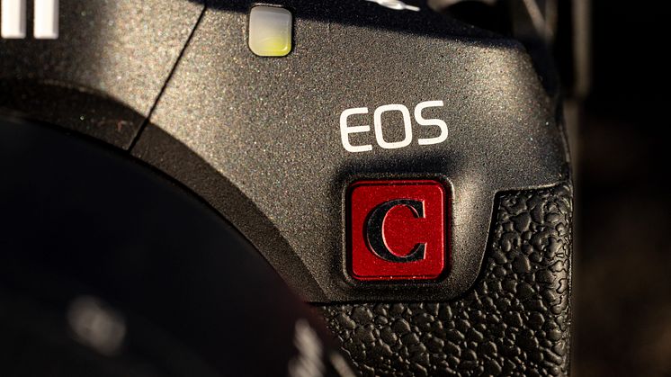 Kompakte og lette EOS R5 C er et hybrid Cinema-kamera for neste generasjon innholdsskapere