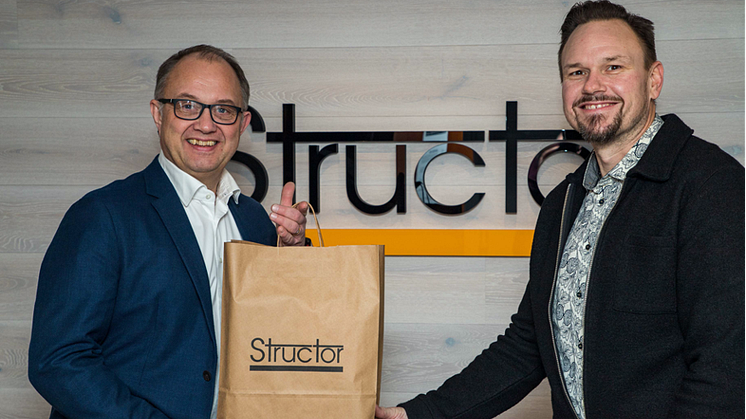 Niclas Brännkärr (till höger) tar över efter Erik Hallberg (till vänster). Bild: Structor