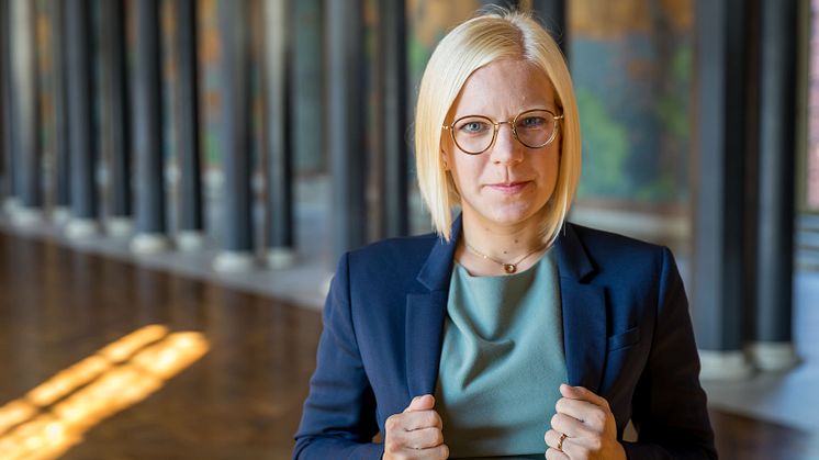 Karin Ernlund, gruppledare för Centerpartiet i Stockholms stad, känner djup oro efter att vänsterstyret presenterat sin budget för 2023..