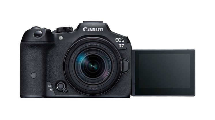 10_Canon EOS R7_Front_RF-S 18–150 mm F3.5–6.3