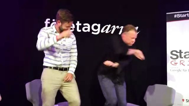 Mr Almedalen Fredrik "Feffe" Andersson dansar på Startup Grind