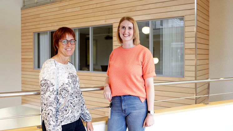 Anna Norrström tillsammans med Emelie Hanson.