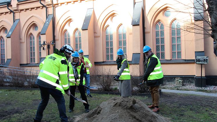 Första spadtaget St Paul. Foto: Caroline Martinsson, M3 Bygg.