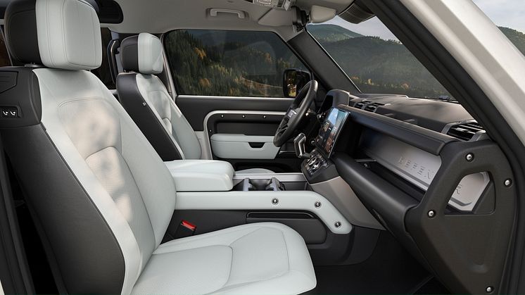 DEF_26MY_CORE_INTERIOR_25052025_04.jpg