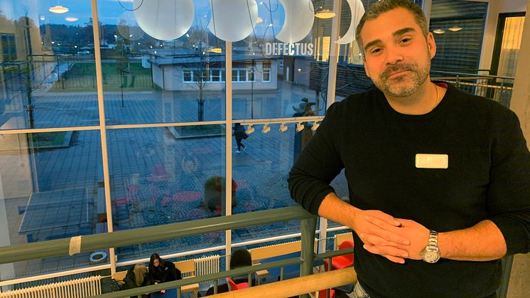 Rikard Martinsson är rektor på Fryxellska skolan i Sunne. Det långsiktiga förändringarbetet på skolan börjar visa resultat.