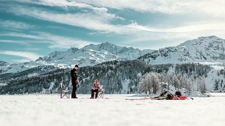 Eisfischen: Geduldsspiel auf dem gefrorenen See © Schweiz Tourismus, Silvano Zeiter