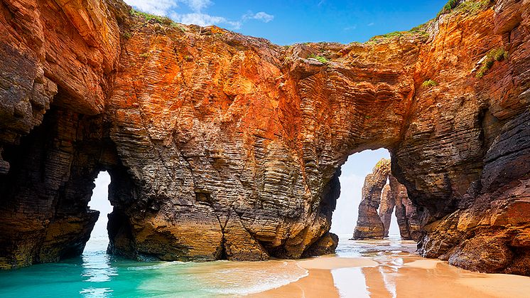 2021-ShutterStock-LUGO-PLAYADELASCATEDRALES-TW_20211110121656_41660
