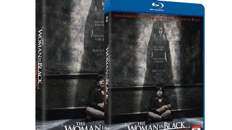 Hon väntar på dig i de mörkaste vrårna av Eel Marsh House. WOMAN IN BLACK: ANGEL OF DEATH släpps på DVD, Blu-ray och VoD 15 juni