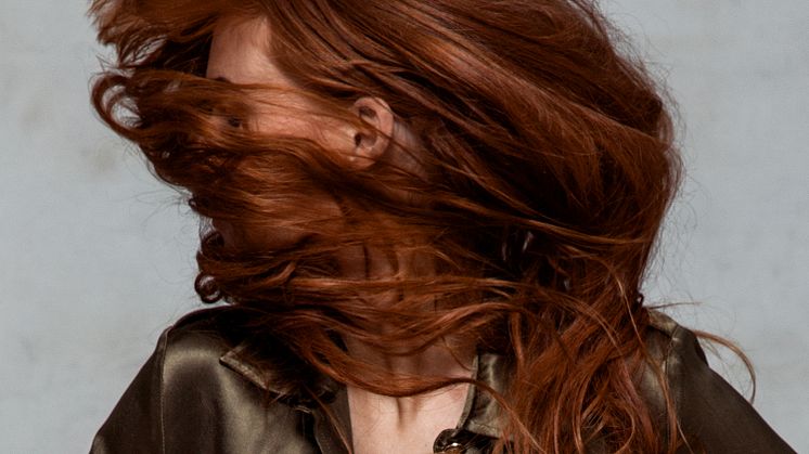 Dotter tillbaka med ny singel "Evolution" 
