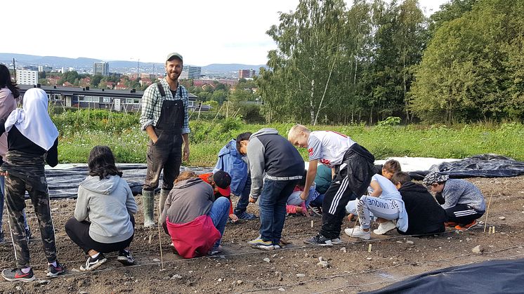 Markus Brun Hustad blir prosjektleder i Økologisk Norges nye skolehageprosjekt. Foto: privat