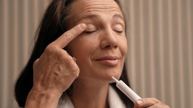 Remescar Sagging Eyelids - modellbild