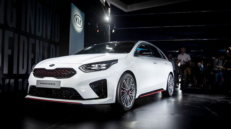 Kia ProCeed front1