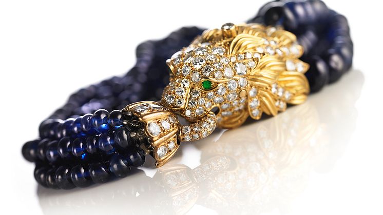 Van Cleef & Arpels: Seksradet safir- og diamantarmbånd af 18 kt. guld. Hammerslag: 280.000 kr.