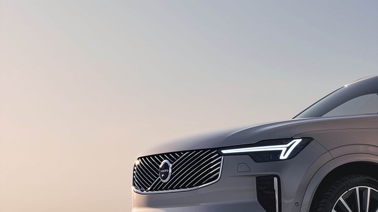 New_Volvo_XC90_Exteriors.jpg
