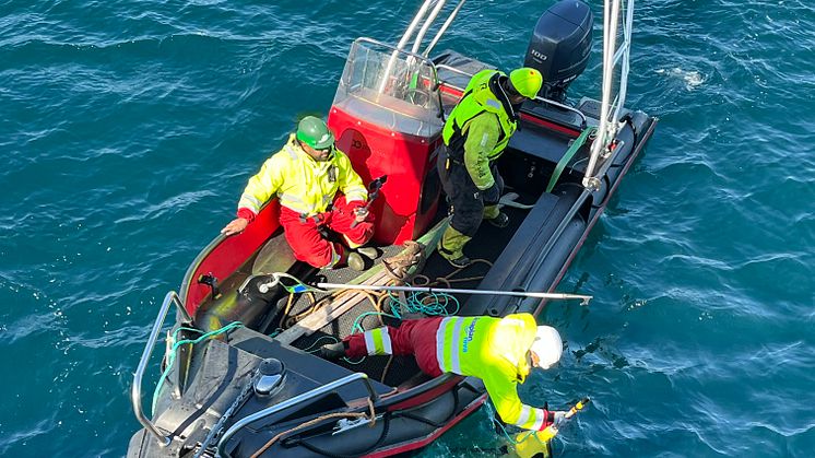 Seaglider deployment Photo Pierre Priou.jpg