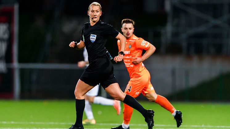 Tess Olofsson under fotbollsmatchen i Superettan mellan Akropolis och AFC Eskilstuna den 16 oktober 2020 i Stockholm. Foto: Bildbyrån Andreas L Eriksson