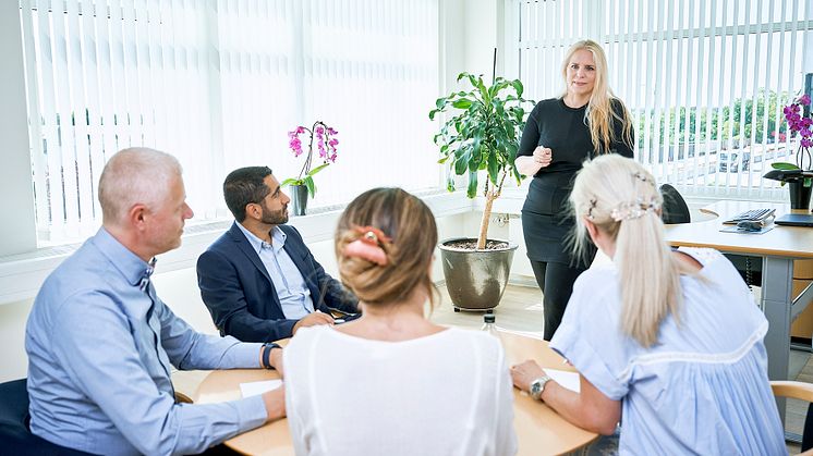 Teollisuuden taloushallinto on kansainvälisempää kuin muilla aloilla, mutta ulkoistaminen ulkomaille huolettaa