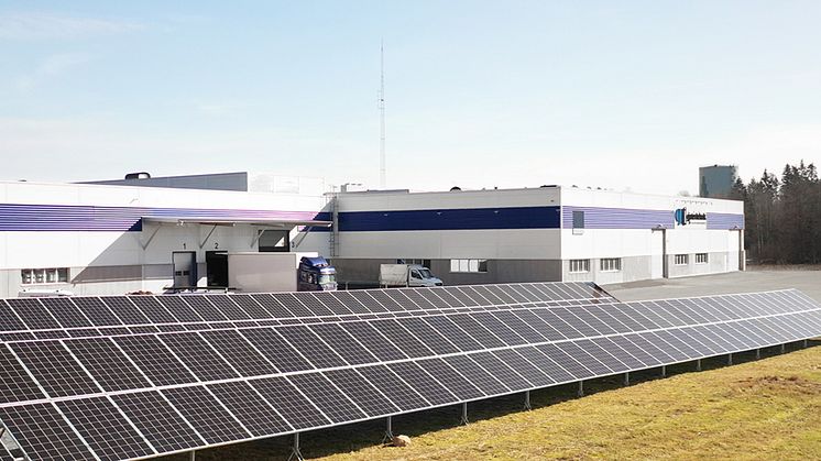 Under 2020 installerade Gjuteriteknik solceller på företagstomten vilket, tillsammans med vindkraftparken, har gjort företaget självförsörjande på e