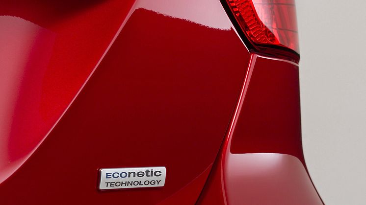 Ford esittelee Euroopan energiatehokkaimman ei-hybridi-perheauton 