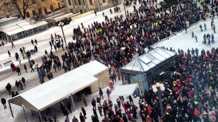 Föreningen Storasyster deltar vid manifestation mot kvinnoregistret i Stockholm