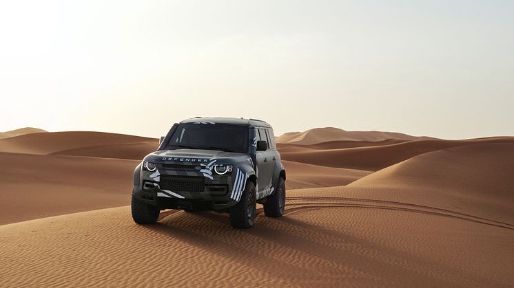 DEFENDER_RALLY_FRONT_3_4_01.jpg
