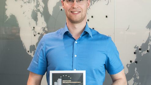 Jochen Breuer, försäljningsingenjör hos ebm-papst i Mulfingen, representerade ebm-papst när priserna vid German Data Center Award delades ut.