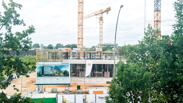 Grundstenen lagd: Jungheinrich bygger nytt huvudkontor