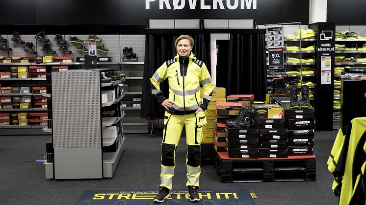 Blåkläders arbeidsklær i stretch-materialer oppfyller alle krav relatert til relevante sertifiseringer.