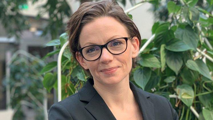 Äldreombudsmannen Helena Bjurbäck verkar för äldres rättigheter. Foto: Julia Leijon