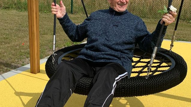 FC Månstorps Ängar_gunga.png