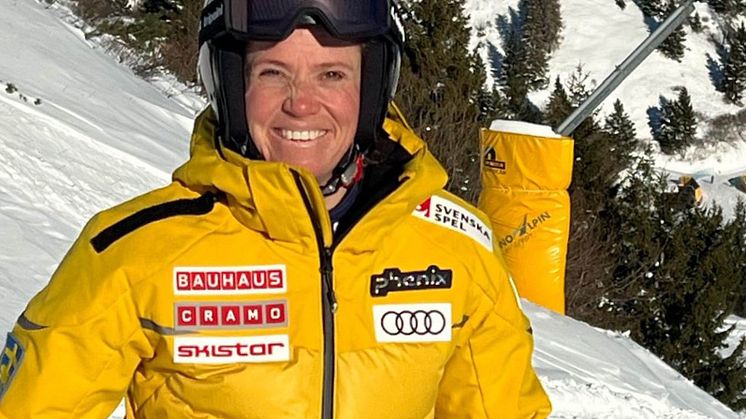 Sara Hector 2.jpg