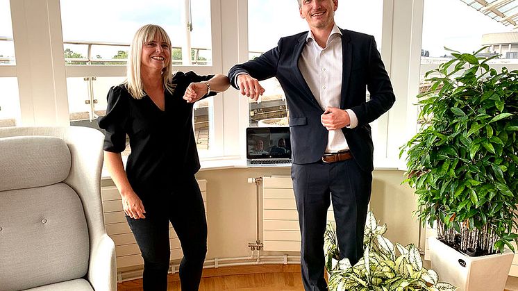 Det känns tryggt att veta att man är rätt försäkrad och har koll på juridiken. Nu kan If och Verahill hjälpa fler. Petra Segerdahl, COO på Verahill och Johan Larsson, Head of Product Sweden på If är glada åt samarbetet.
