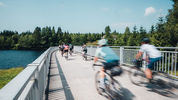 Graveln im Erzgebirge_@SportingWOMENGravelcamp2024_Foto theoutsidefactory.jpg