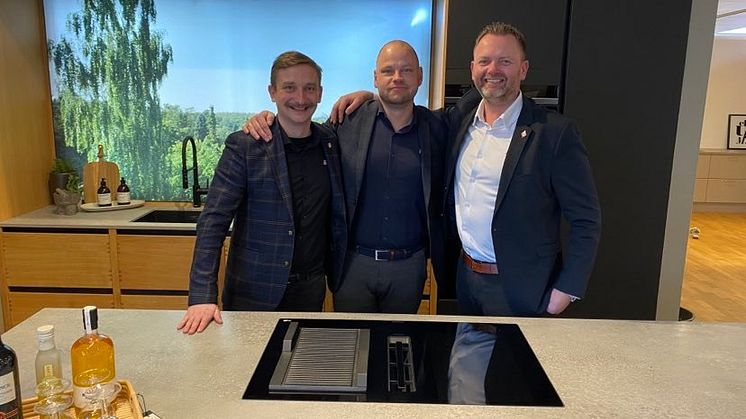 Fra 1. februar har HTH i Silkeborg fået nye ejere i Anders Christensen, Morten Olesen og Alex Ahrenkiel, som fremadrettet skal drive køkkenbutikken. Foto: PR.