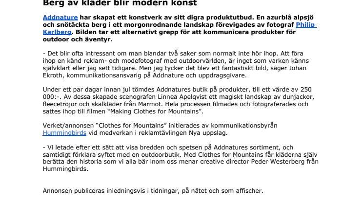 Berg av kläder blir modern konst