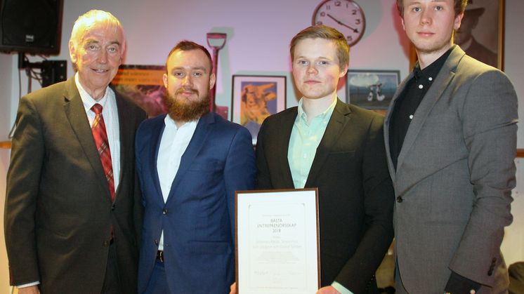 Fr. v: Bert-Inge Hogsved, Johannes Altnäs, Gustaf Sjösten och Simon Fors. Eric Lindgren saknas på bild.