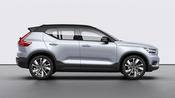 Volvo XC40 Recharge P8 AWD i Glacier Silver
