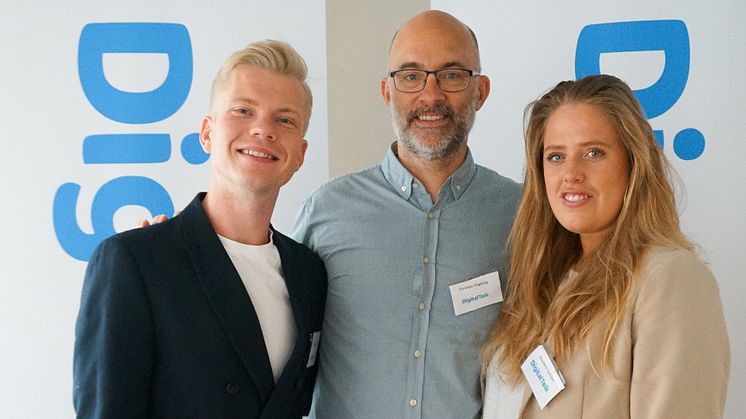 Simon Jakobsen, Christian Högberg och Elisabeth Svenson på plats under rundabordssamtalet. 