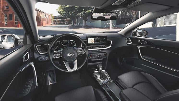CD_CUV_PHEV_09a_Interior_LHD_cmyk