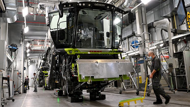 Assembly of combine harvesters at CLAAS in Harsewinkel