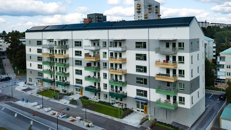 Bostadsrättsföreningen Trim i Kallhäll har sänkt sina elkostnader med drygt 40 000 kr på ett år.
