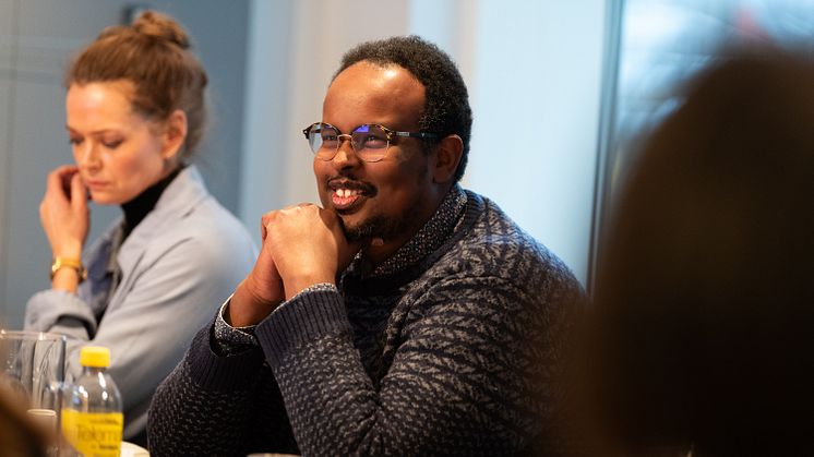 20 jan fikk juryen forslagene presentert i 22 julisenteret