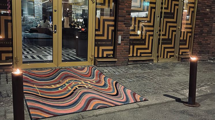 Glammig melloscen eller hemlig hårdrocksspelning, allt är nu möjligt på Teatergatan 26. Idag fredag den 18 mars öppnar The Melody Club för att ge göteborgarna en karaokeupplevelse utöver det vanliga.