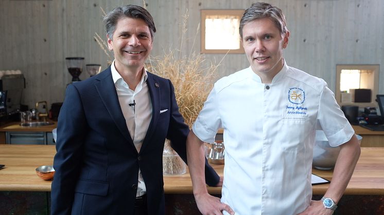 Andreas Stenberg, VD för Årets Kock och Tommy Myllymäki, juryordförande Årets Kock 2021