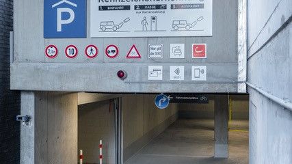 KairosRed_Tiefgarageneinfahrt