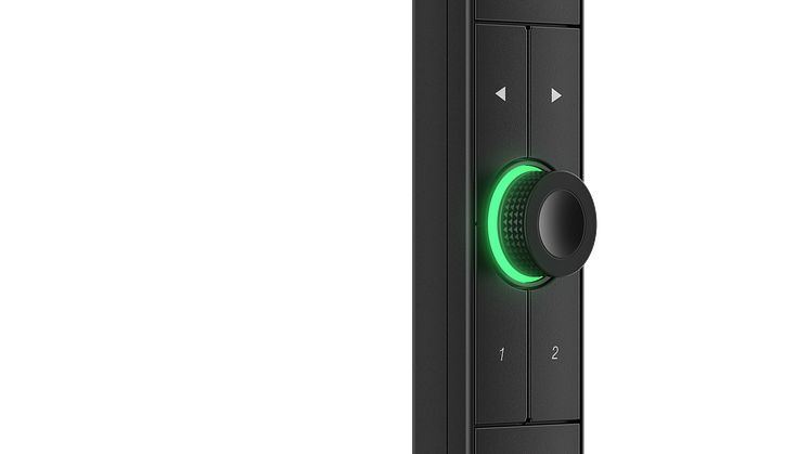 010-03197-01_04_APK10_autopilot_vertical_HR_front_right.png