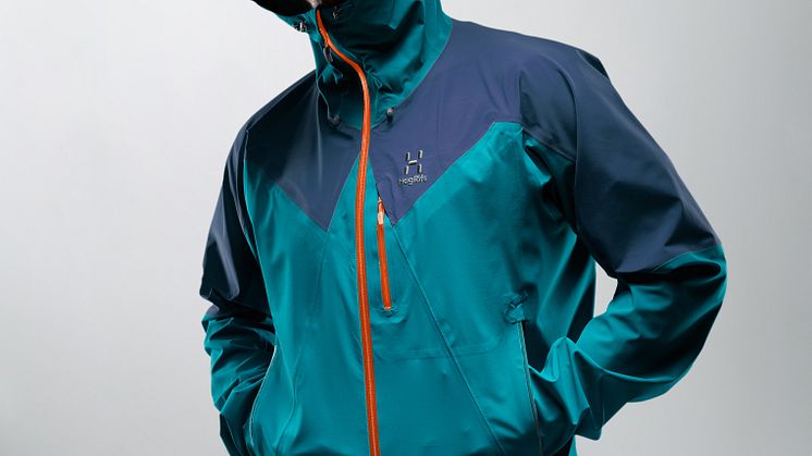 LIM TOURING PROOF JACKET MEN_alpine-green_tarn-blue_model